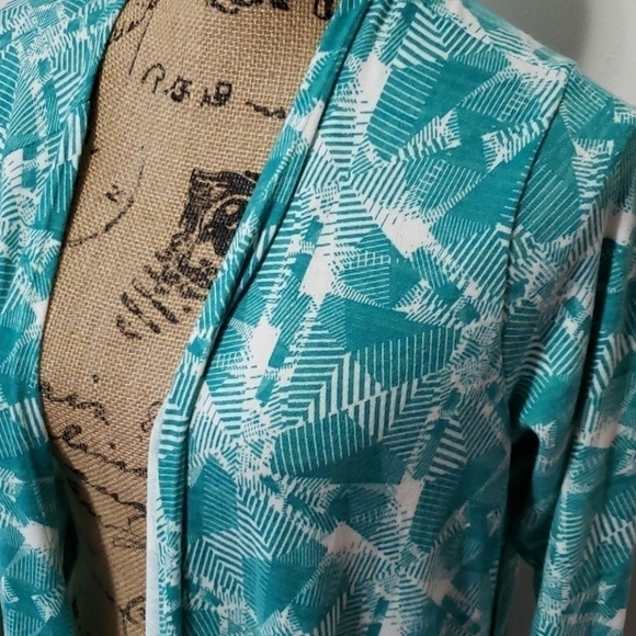 Nwt xl lularoe sarah. Geometric aqua design. - Picture 2 of 4